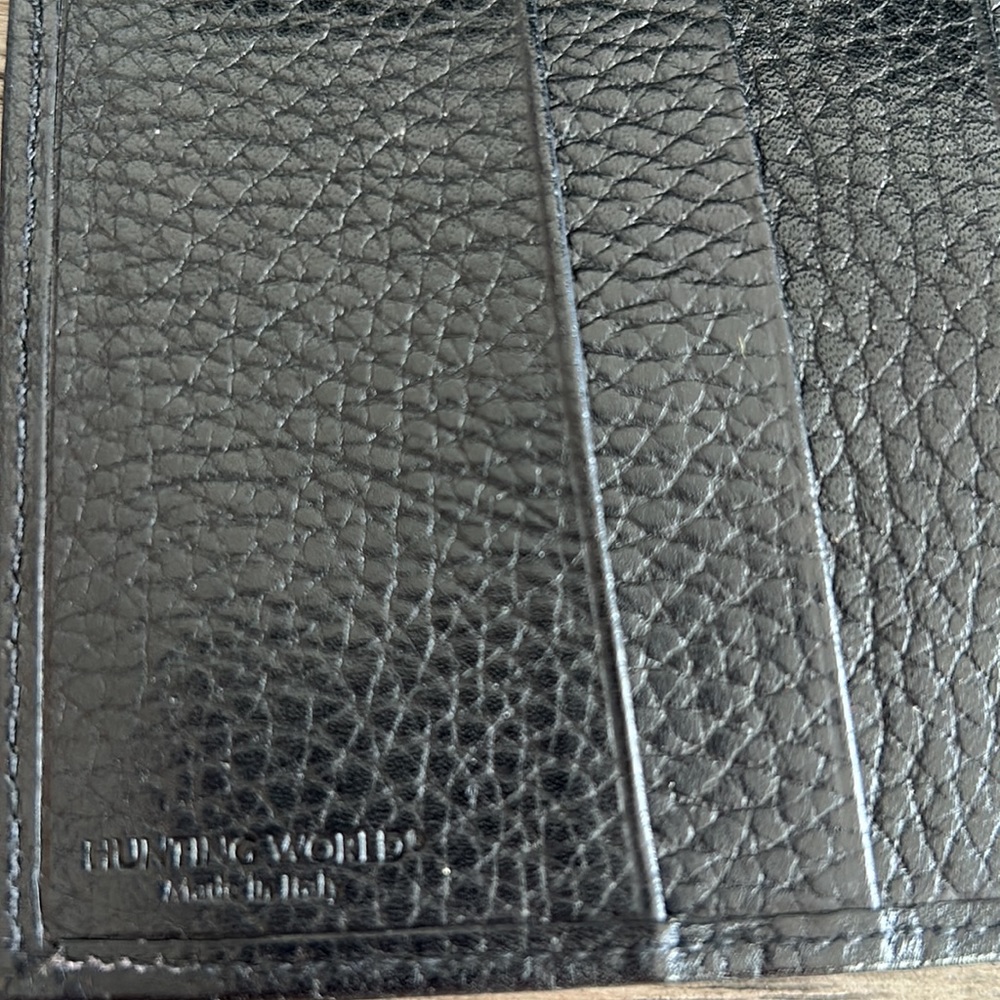 Hunting World Black Leather Bifold Wallet - Picture 11 of 12